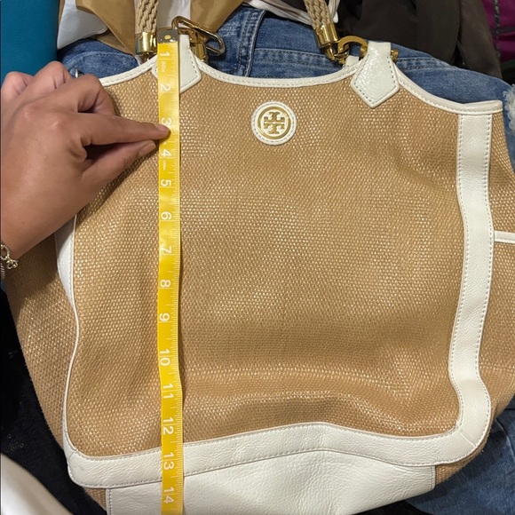 Tory Burch Beige and White Tote with Gold Accents - Picture 8 of 12